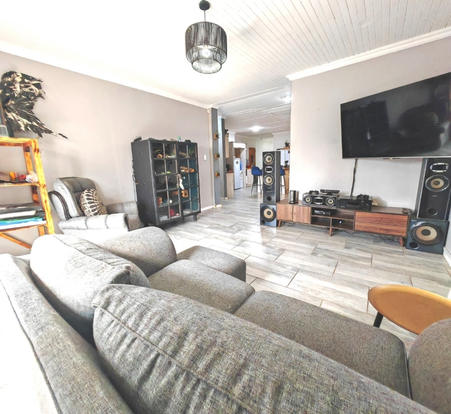 4 Bedroom Property for Sale in Uitsig Free State